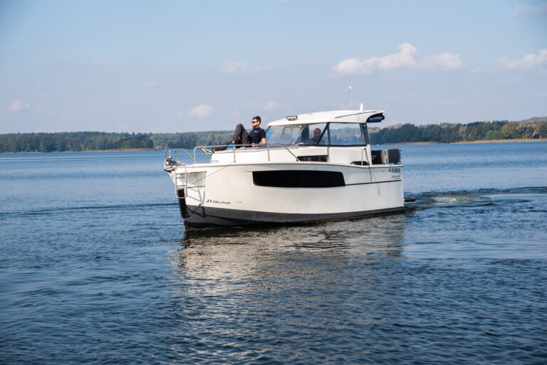  Nautika 830 Soley